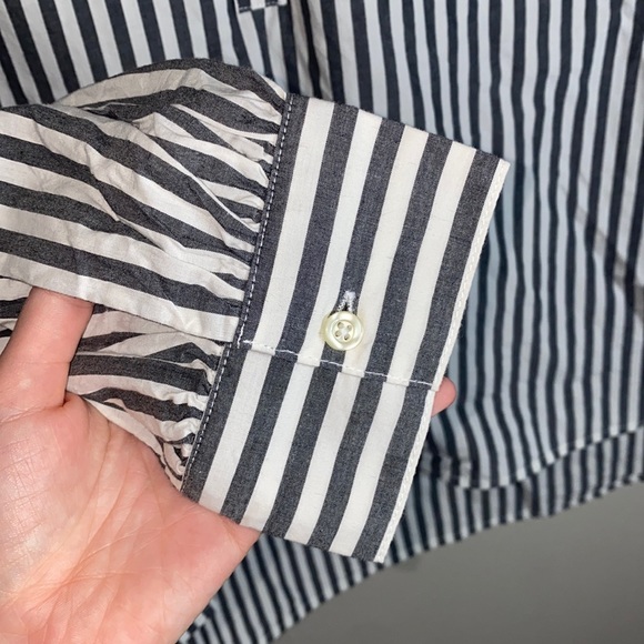 💫Trendy NWT Grey and white half button down long sleeved! - Picture 3 of 8